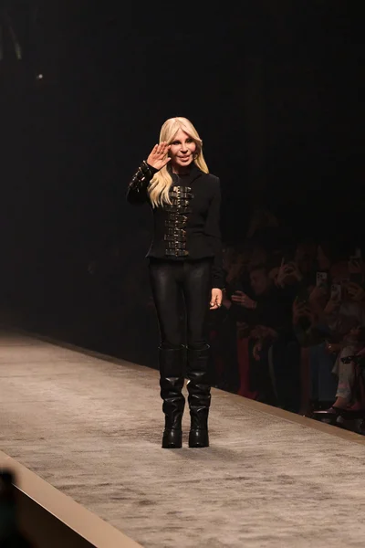 Look 70